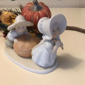 CIRCLE OF FRIENDS FALL MASTERPIECE COLLECTION HOME INTERIOR GIFT
